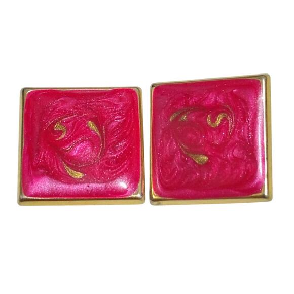 1980s Large Square Hot Pink Enamel on Gold Metal Flip Clasp Clip On Earrings - Picture 1 of 4